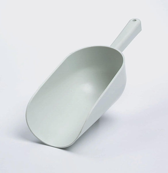 Plastic 1 Pint Feed Scoop